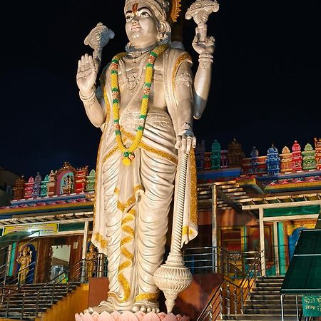 Rameshwar Dham Andhra Bhavan Naimisharanya المظهر الخارجي الصورة