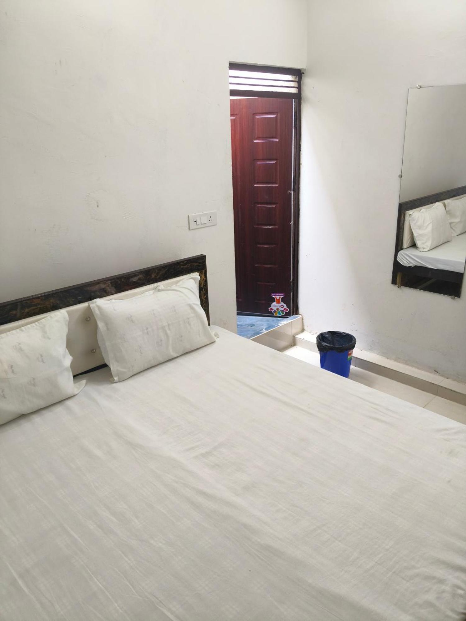 Rameshwar Dham Andhra Bhavan Naimisharanya المظهر الخارجي الصورة